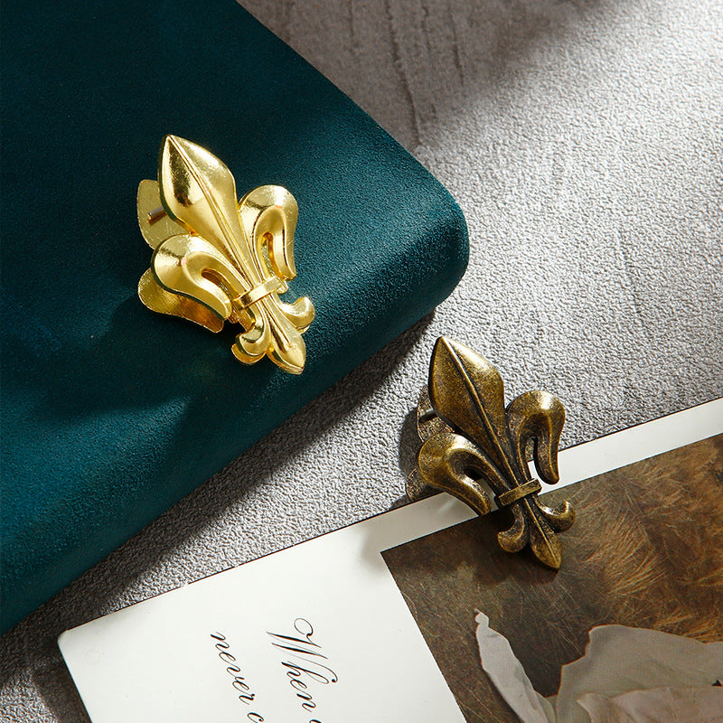Iris Flower Clip