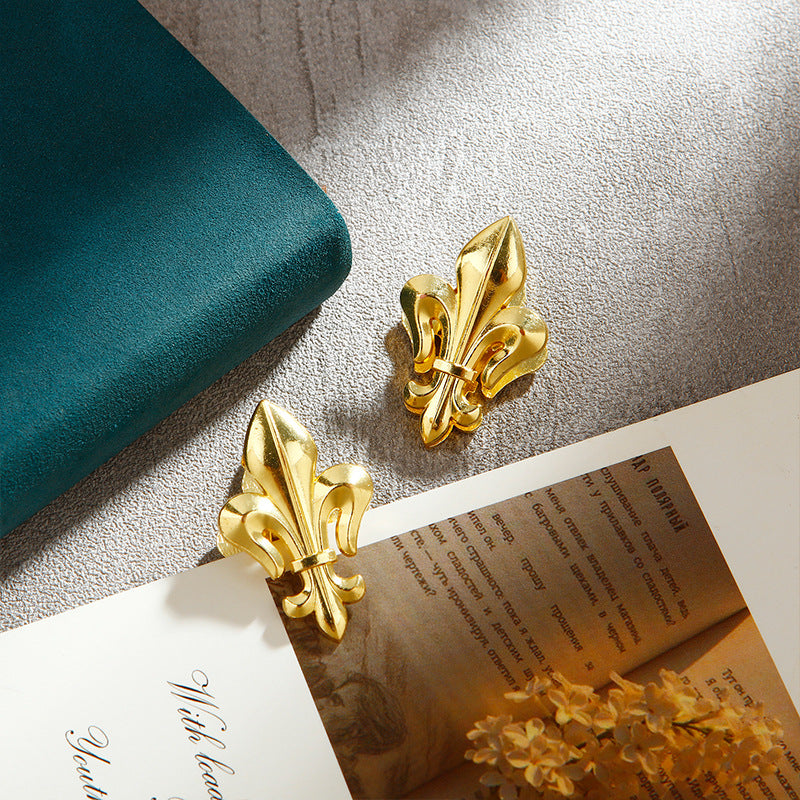 Iris Flower Clip