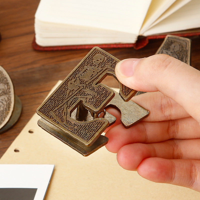 Letter  clip