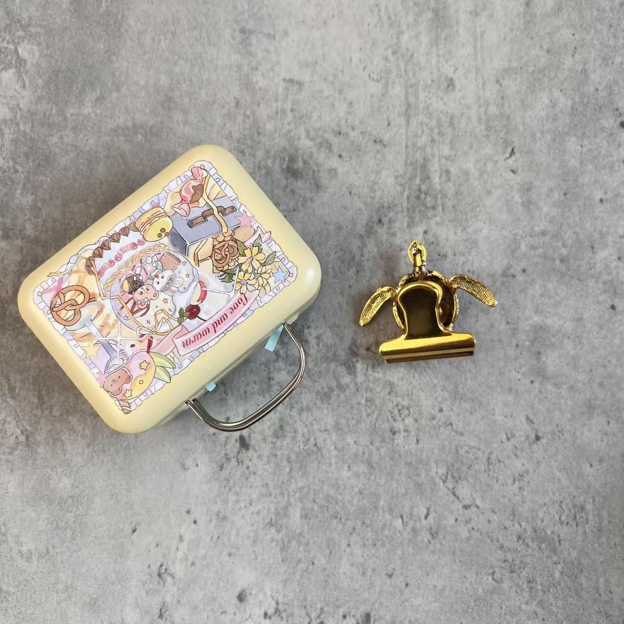 Sunny Handmade Turtle Journal Clips
